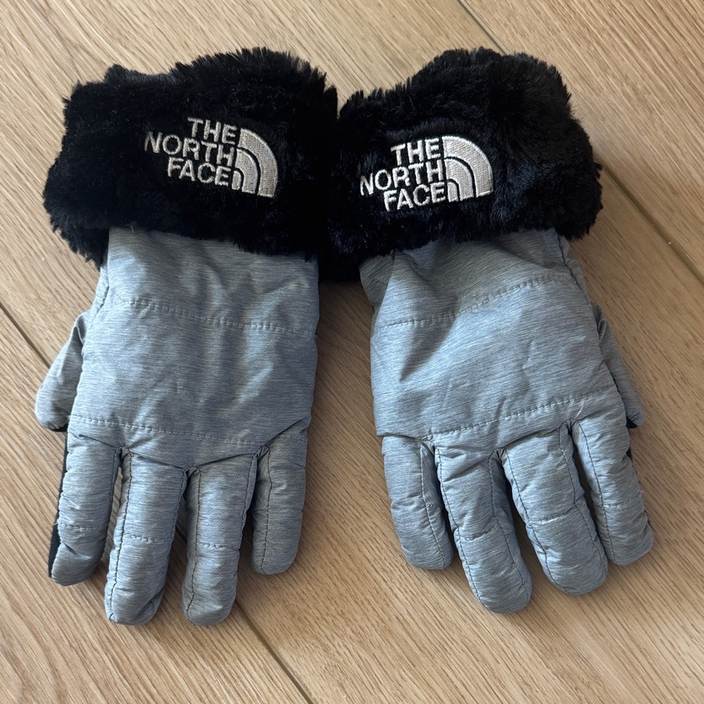 The North Face Kids Mossbud Gloves - Water Repellant!